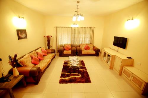 Bangalore City Center Hotel | Falcon Suites Residency Road