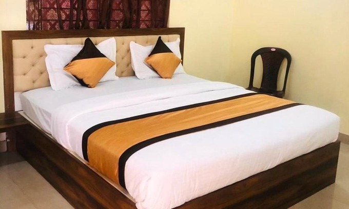 Devikolam Hotel | Falcone Residency - 100 m from Indiana Hospital