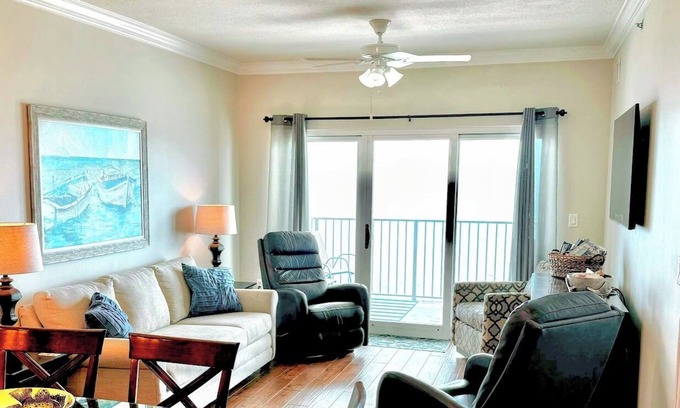 Gulf Shores Condo | FALL AT THE BEACH IS GREAT ! THE RUSH AND CROWDS OF SUMMER ARE GONE. BOOK NOW