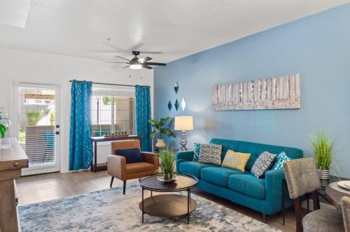 North Scottsdale Apartment | Fall concert series-2 Pools, Games & Parking H1059