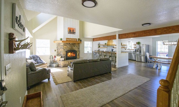 Cloudcroft Cabin | Fall🍂 Deals in effect for NEW Luxury Cloudcroft Cabin! VIEWS⛰️ Wildlife 🦌