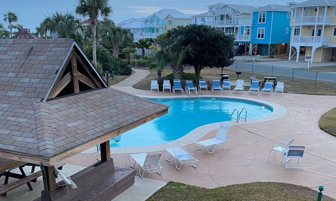 Fort Morgan Condo | FALL FLASH SALE-Comfortable Second Floor Condo at Beach Front Resort