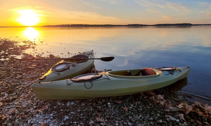 Dennis Cottage | Fall Foliage Lake Retreat – 6th Night FREE!