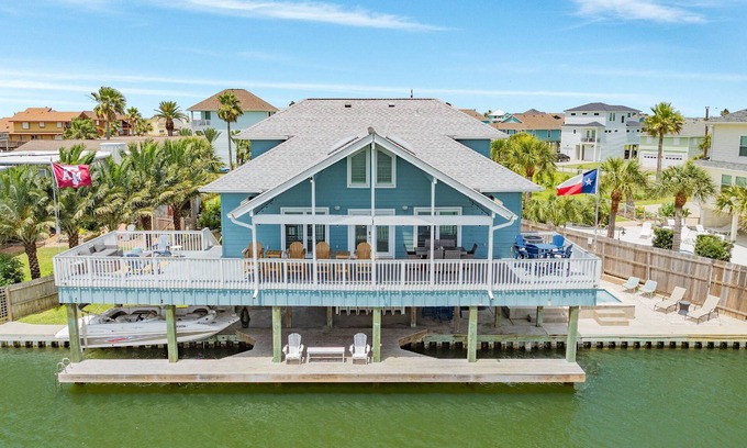 Jamaica Beach House | Fall for Galveston 15% Off Your Stay This Season