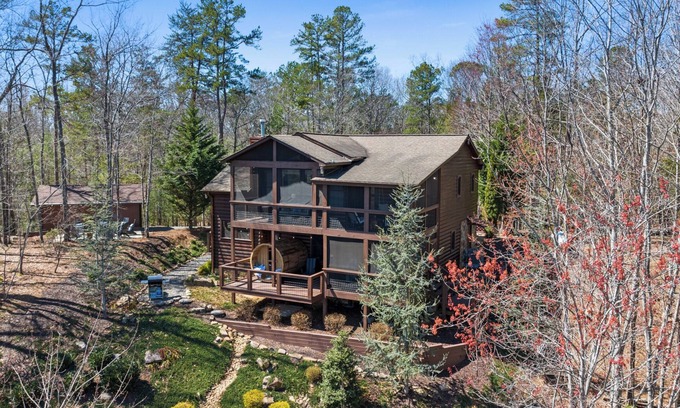 Blue Ridge Cabin | Fall fun for families in Blue Ridge with Sauna, Hot tub, Firepit & amazing views