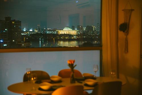 Sangsu-dong Apartment | Fall in the view
