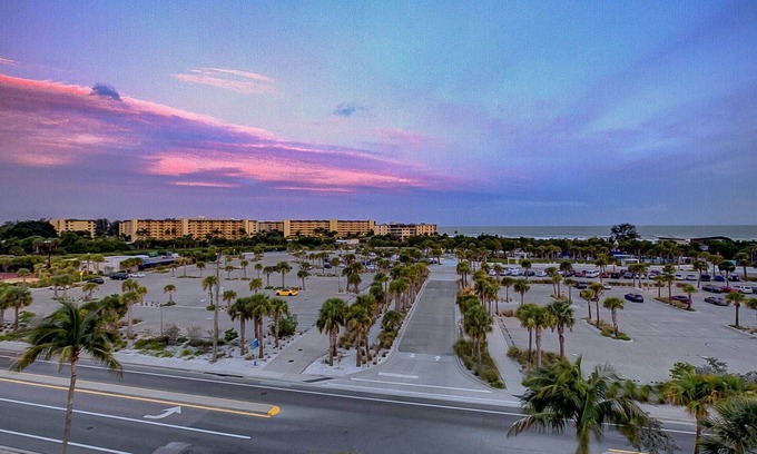 Siesta Key Condo | Fall Into Paradise 7 Night Stay