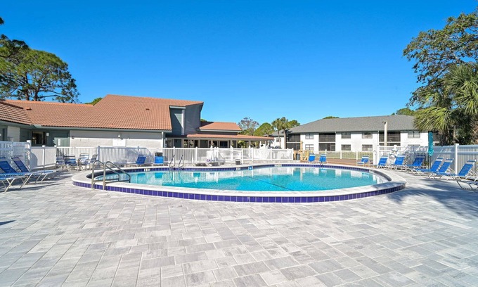 South Bradenton Condo | Fall into Savings: 15% Off Until Nov 30!