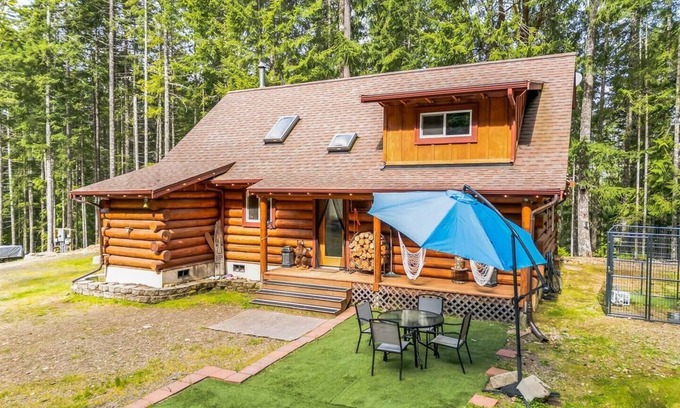 Hoodsport Cabin | Fall Mountain Retreat! 10 acres, Dog Friendly, Hot Tub, Sauna, Lake Access