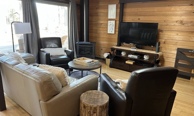 Sunriver Cabin | Fall Promotion- Stay the Weekend Get 1 Night Free 2 Bed 2 bath + Loft 6 SHARC