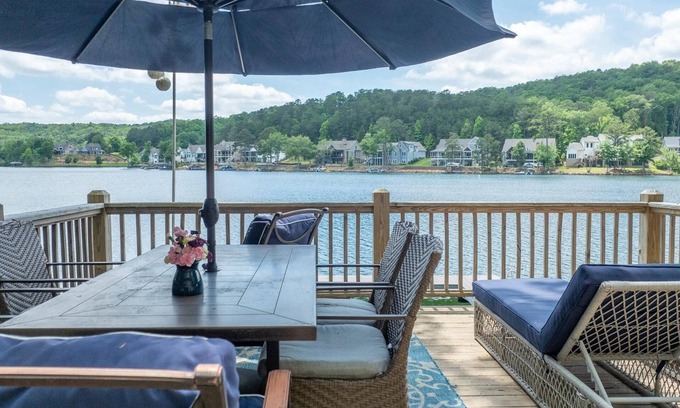 Waleska House | Fall Sale: 15% Off 3+ nights – thru Nov 30!