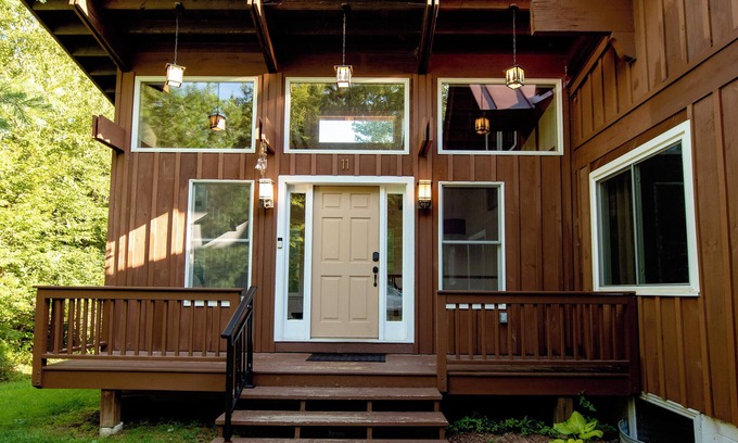 Wilmington House | Fall SoVT Retreat - Salt HotTub, FirePit, Pets, MTN Biking,Hiking MTSnow !
