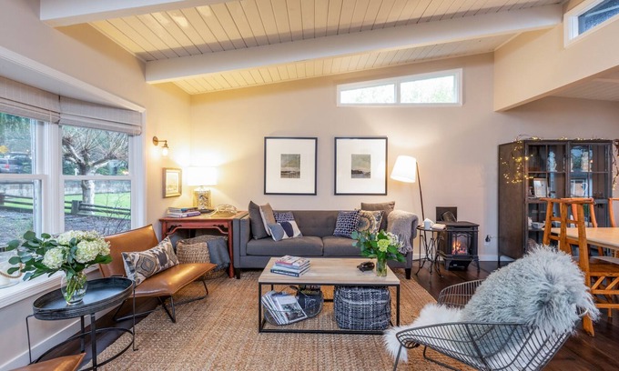 Glen Ellen House | Fall-Winter Months Available! Sonoma Valley, Renovated, Walk to Restaurants&Wine