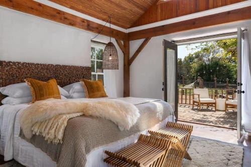 Fredericksburg House | Falling Star, Hot tub and Pet Friendly!
