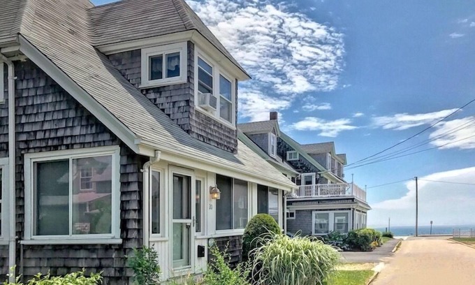 Falmouth Heights House | Falmouth Heights Charmer By The Beach RPAM004