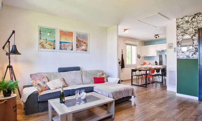 Merville-Franceville-Plage House | Family Retreat: Spacious Home with Garden, Terrace, and Close to Shops