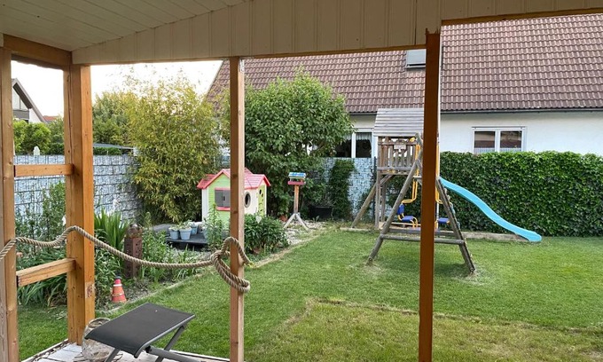 Memmingen House | Familien Ferienhaus in Memmingen 3 Zimmer mit 2 Bädern