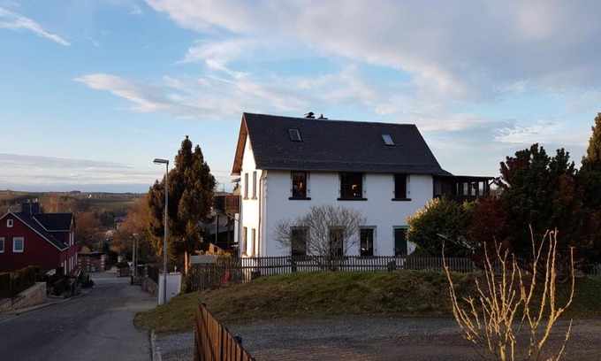 Schneeberg Apartment | Familienfreundliche Ferienwohnung Erzgebirge