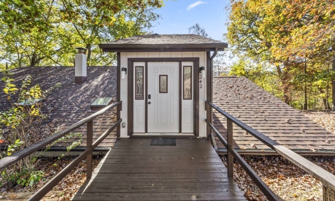 Forsyth House | Families&fishermen welcome!BullShoals/Taneycomo;2mi.boat ramp;18 mi. SDC&Branson