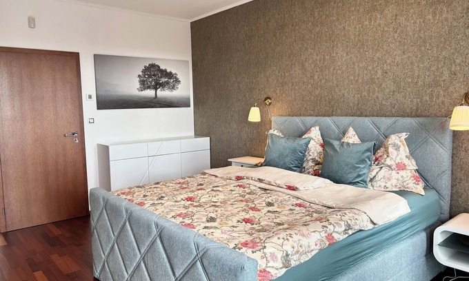 Prague 3 Apartment | Family apartment with panoramic view of the old town Prague with free parking