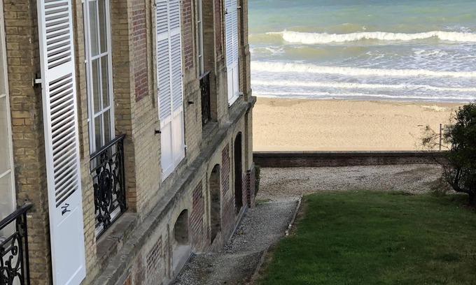 Trouville-sur-Mer Apartment | Family apartment by the beach