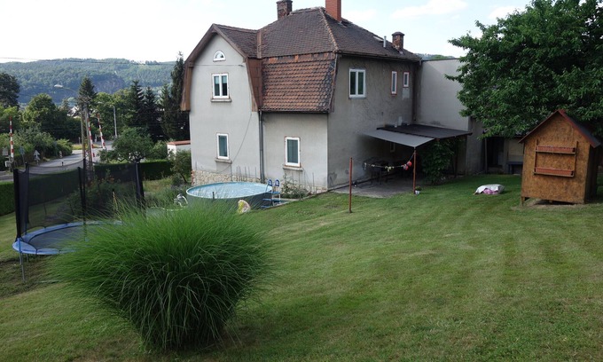 Decin House | Family apartment near the center with a terrace and barbecue