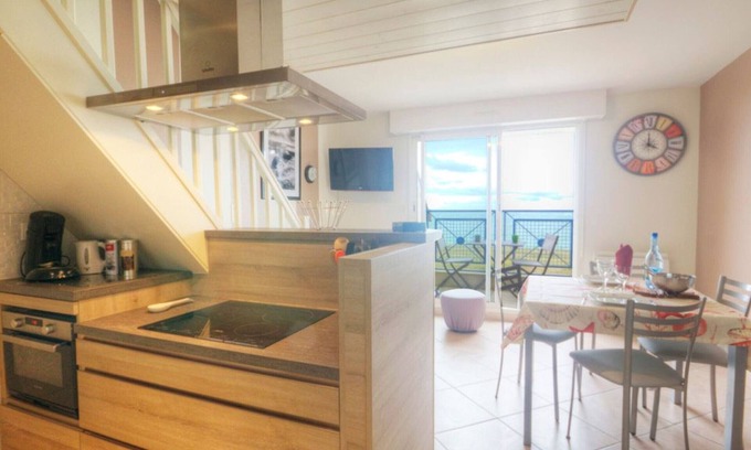 La Turballe Apartment | Family apartment with parking, sea view balcony, close to beaches