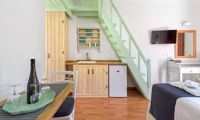 Pedi Apartment | Family Apartment with Sea View C, Symi