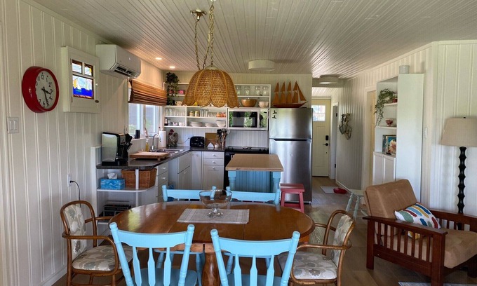 Pointe-du-Chene Cottage | Family Beach Getaway — Steps from Parlee Beach!