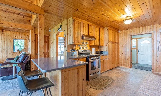 Big Lake Cabin | Family cabin on the shores of Big Beaver Lake - Drive, Fly or Snowmachine!n