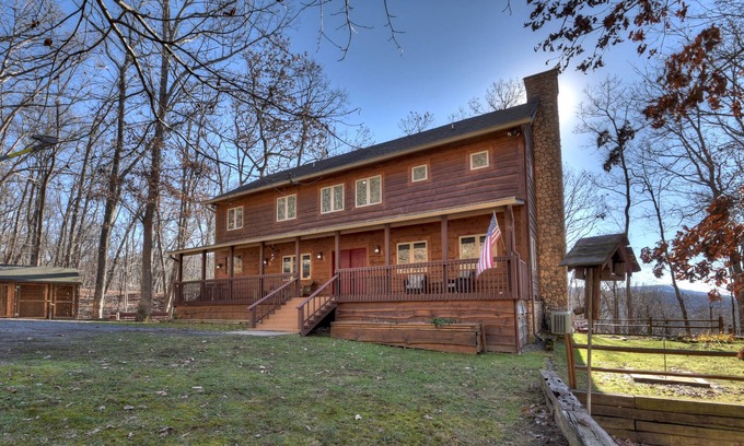 Morganton Cabin | Family Farmhouse - Blue Ridge, GA