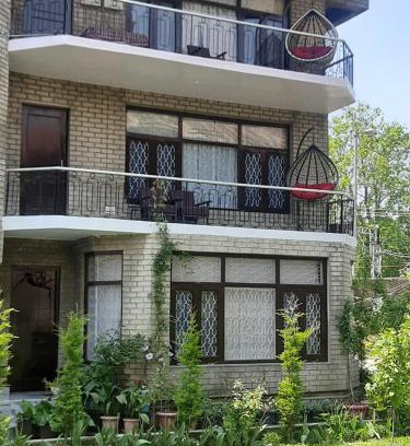 Srinagar House | Family Floor at Riverside B&B