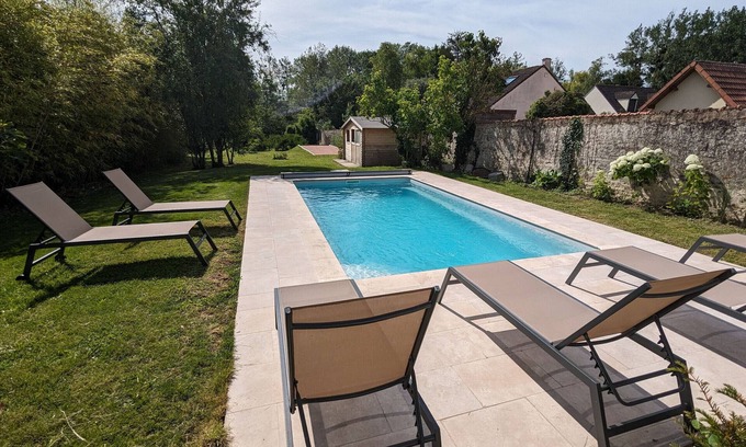 Aulnay-la-Riviere Cottage | Family-Friendly Getaway: Heated Pool, Garden, Near Fontainebleau & Paris
