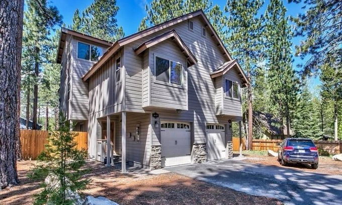 Tahoe Island House | Family Friendly Lake/Ski Escape - 3BR & 3BA house in South Lake Tahoe