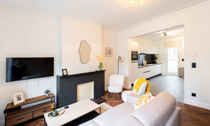 Statiekwartier Apartment | Family-Friendly 2-Bedroom Apartment in Antwerp