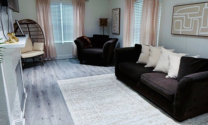 Atlanta House | Family-Friendly 2BR Bungalow | Falcons Concerts Pool Access | Botel