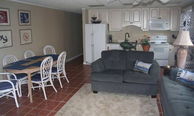North Ocean City Condo | Family friendly 3 Bedroom Condo only one block to the Beach!