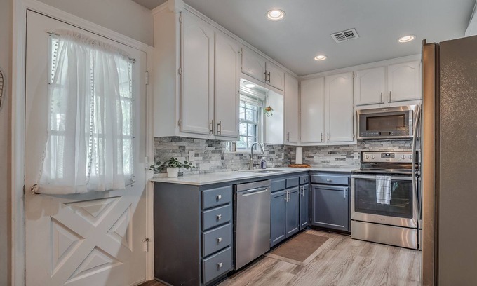 Central Oklahoma City House | Family Friendly 3Br+ Ping Ping + BBQ+ games in OKC