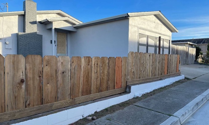 Seaside House | Family friendly 3Bdr Seaside house with WiFi, 24 hour security, dishwasher, W/D