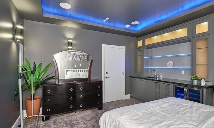 Burnaby Apartment | Family Friendly 3Bed Rooms Basement Suite, The Chateau -Modern & Luxurious