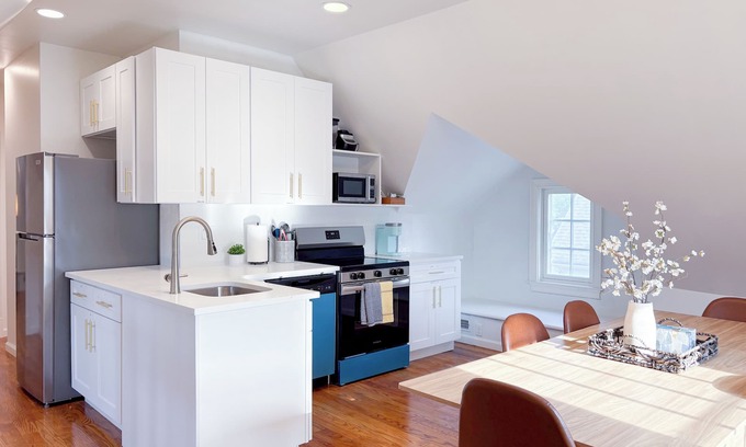 Stamford Apartment | Family-friendly 4 Bed 3 Bath Stamford Downtown Delight
