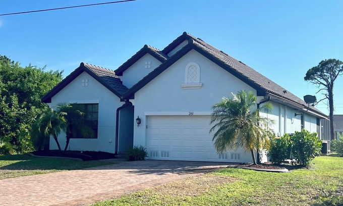 Rotonda Lakes House | Family Friendly 4 bedroom home with Pool and spa, close to beach