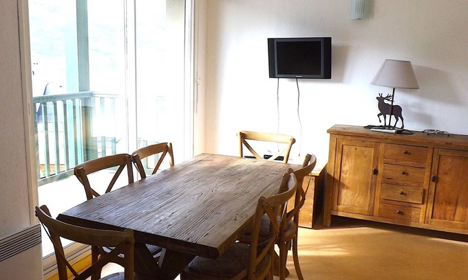 Peyragudes Apartment | Family-Friendly Apt with Balcony, 6 Guests, 500m to Slopes (Spa Access)