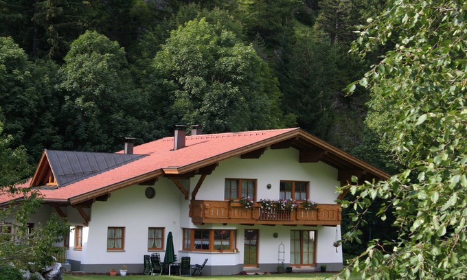 Steeg Apartment | Family-friendly, bright 64m² large apartment in a quiet and sunny location