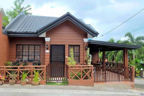Alfonso Villa | Family-Friendly Cabin Hideaway, Alfonso Tagaytay