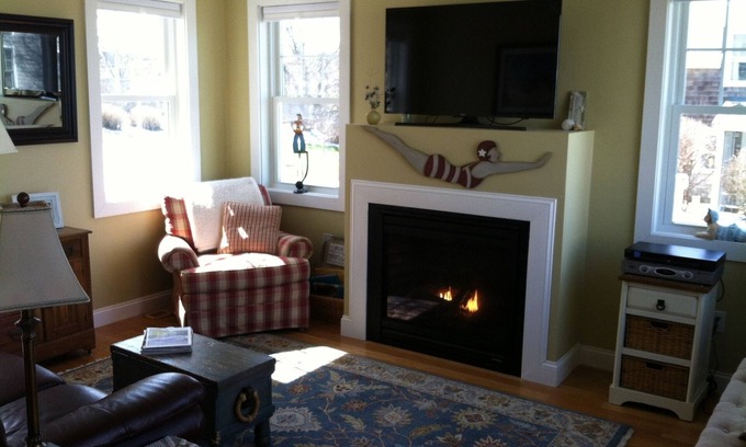 Plymouth House | Family Friendly Cape Cottage on PLYMOUTH Beach