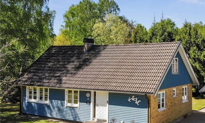 Ludvigsborg House | Family friendly, Cosy home surrounded by Nature. Walking distance to Lake.