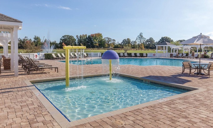 Williamsburg Resort | Family Friendly Countryside Resort Condos close to Colonial Williamsburg