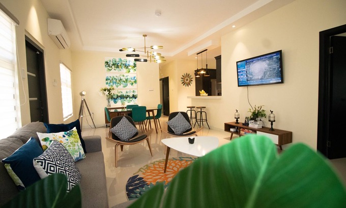 Ocho Rios House | Family friendly, contemporary home w/rooftop terrace - 5 min from the beach