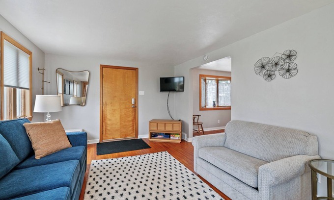 Brookline House | Family Friendly Cozy Home with Deck, AC, Wi-Fi, Private Garage in Brookline